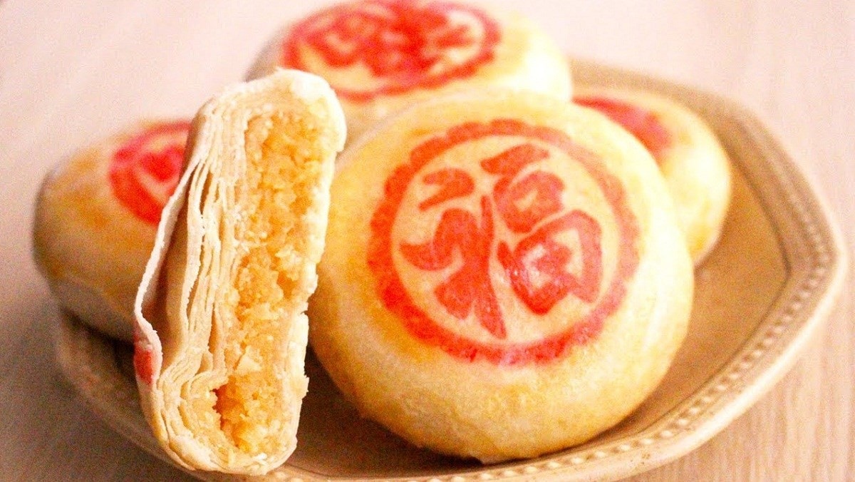 Bánh pía là đặc sản nổi tiếng của vùng Sóc Trăng được nhiều người biết đến